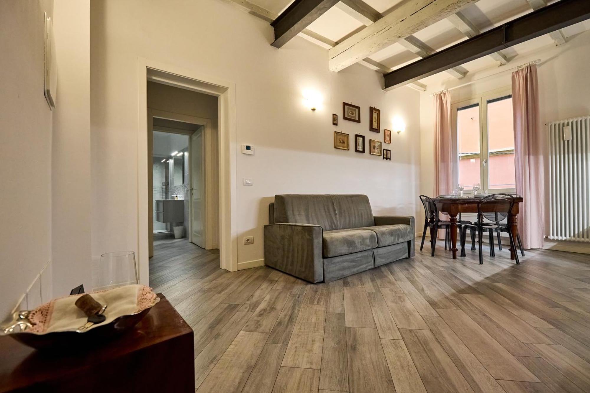 La Torre Lunga -Smart Working- 150 M Dalle-From Due Torri-Two Towers Болоня Екстериор снимка