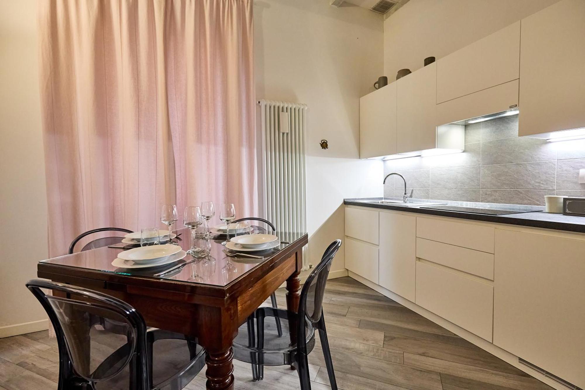 La Torre Lunga -Smart Working- 150 M Dalle-From Due Torri-Two Towers Болоня Екстериор снимка