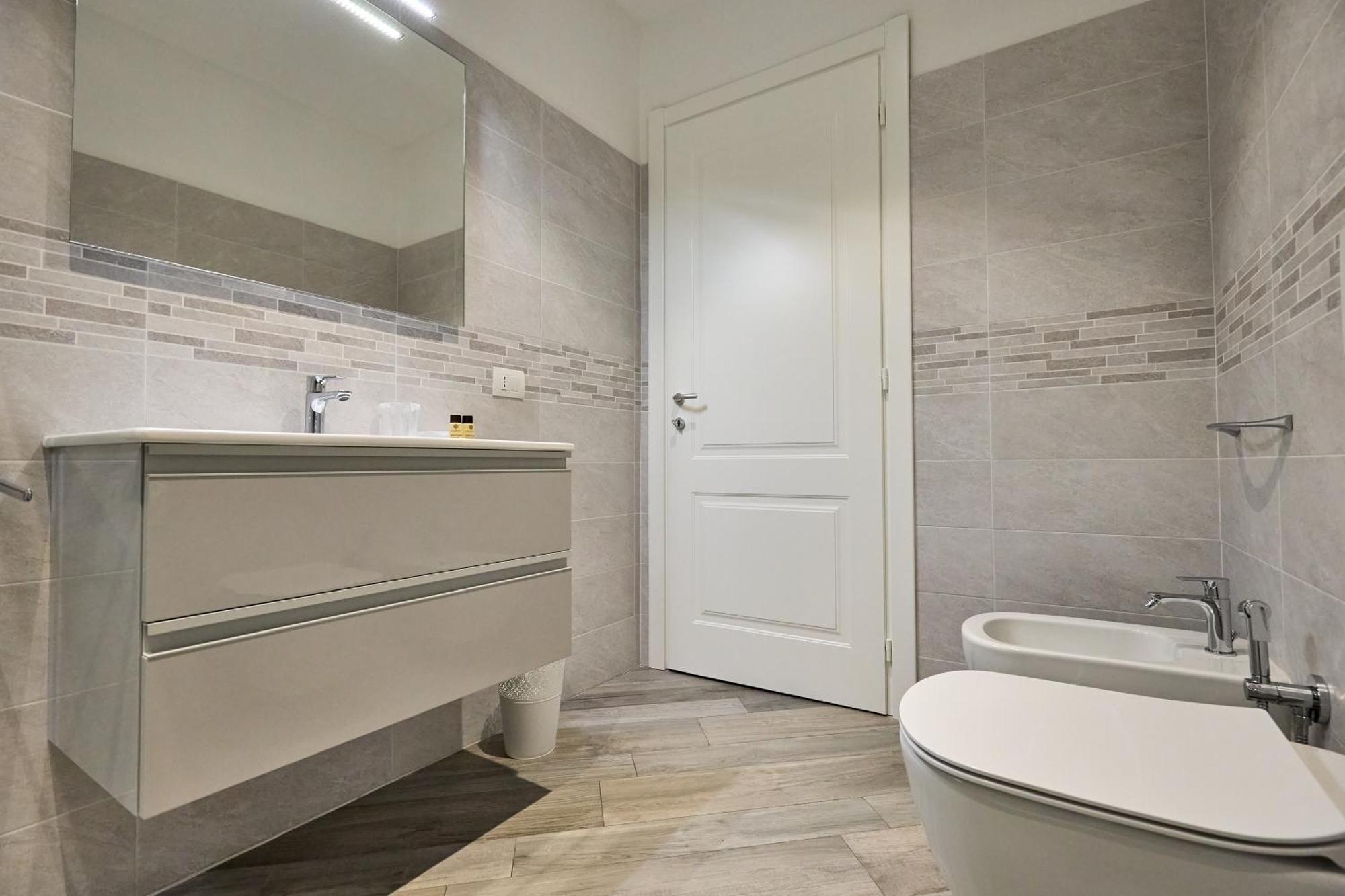 La Torre Lunga -Smart Working- 150 M Dalle-From Due Torri-Two Towers Болоня Екстериор снимка