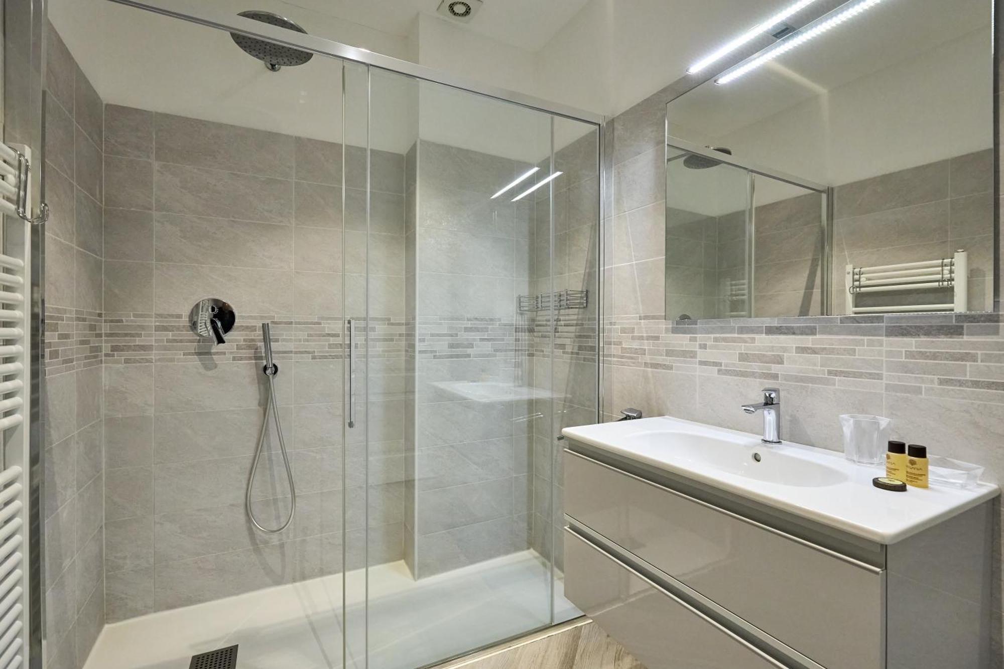 La Torre Lunga -Smart Working- 150 M Dalle-From Due Torri-Two Towers Болоня Екстериор снимка