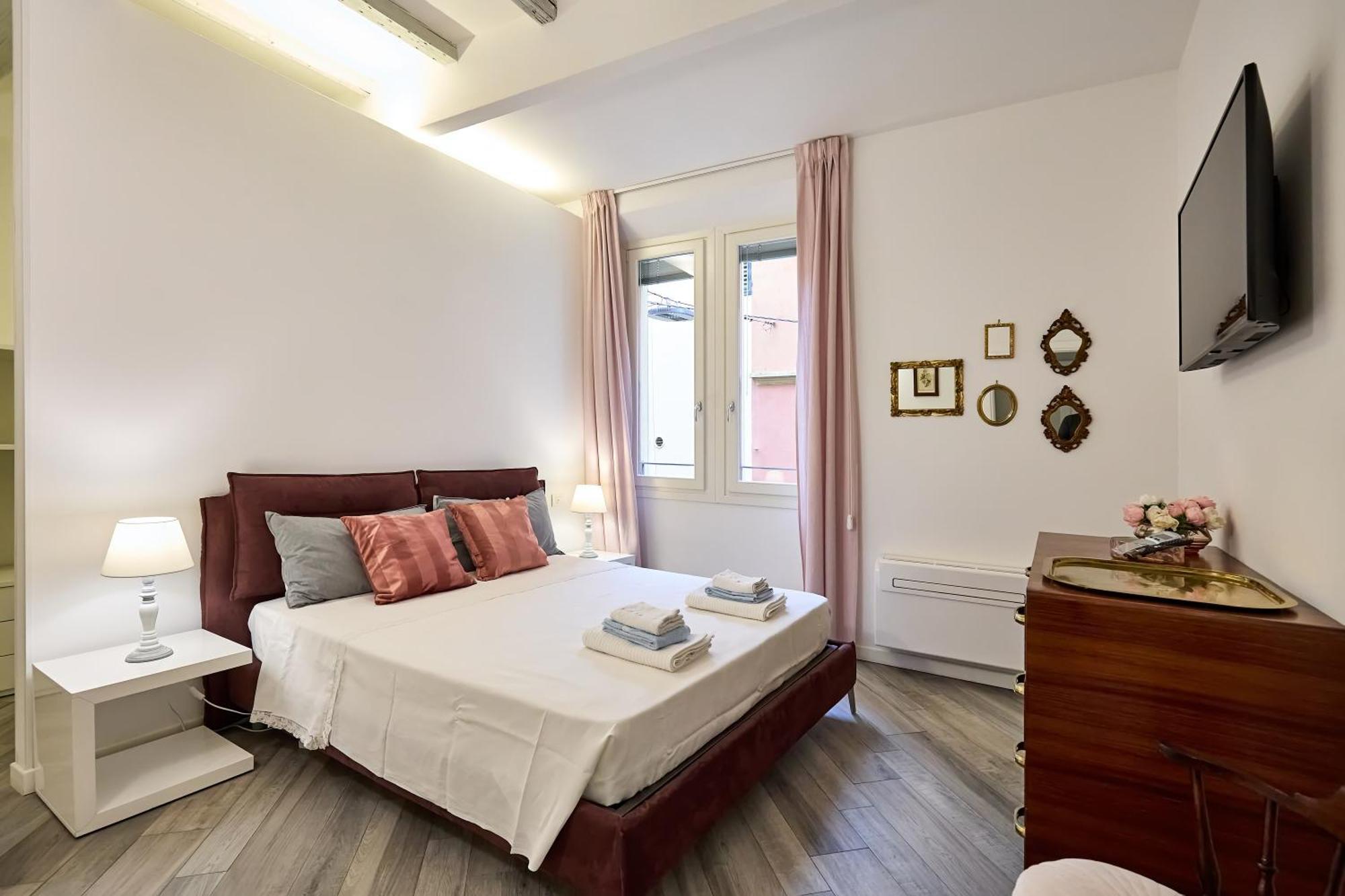 La Torre Lunga -Smart Working- 150 M Dalle-From Due Torri-Two Towers Болоня Екстериор снимка